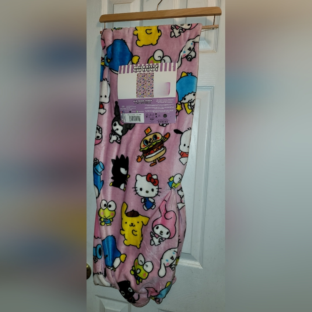 Hello Kitty And Friends Pink Throw Blanket Hamburgers 50x70 HTF New With Tags